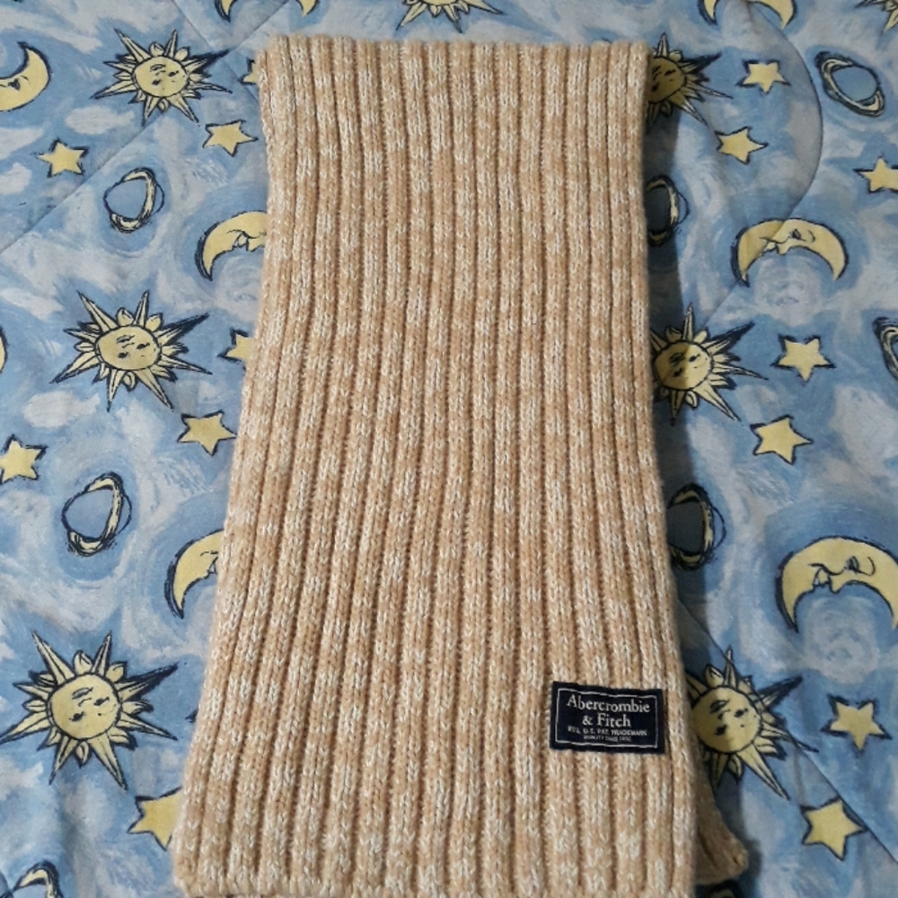 Abercrombie & Fitch scarf